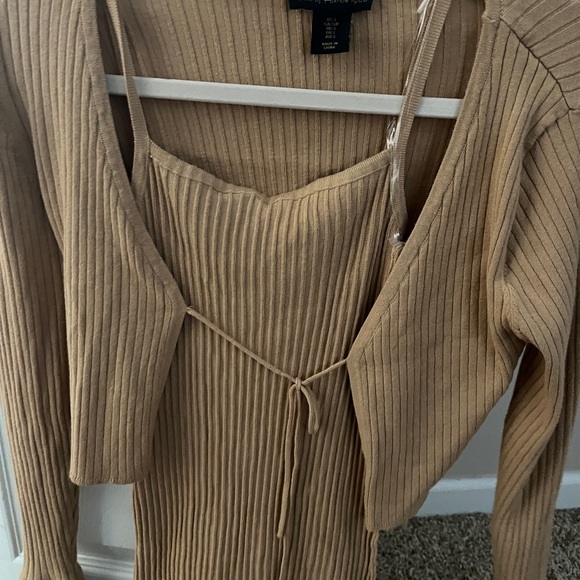 House of Harlow 1960 Tan Ribbed Bodycon Midi Dress + Matching cardigan - Picture 3 of 6